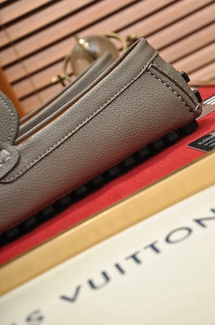 Men's men's shoes 💰420💶 [LV Doudou shoes] (water-dyed cowhide lining) new model is on the market, available on the official website. The new Doudou shoes are processed into single-color materials, and the uppers are made of imported horsehide leather. The body of the shoe is fully hemmed with mark thread, and is lined with imported original cowhide leather. The elegant shoe shape is super suitable for all-matching, and the size is 38-44.